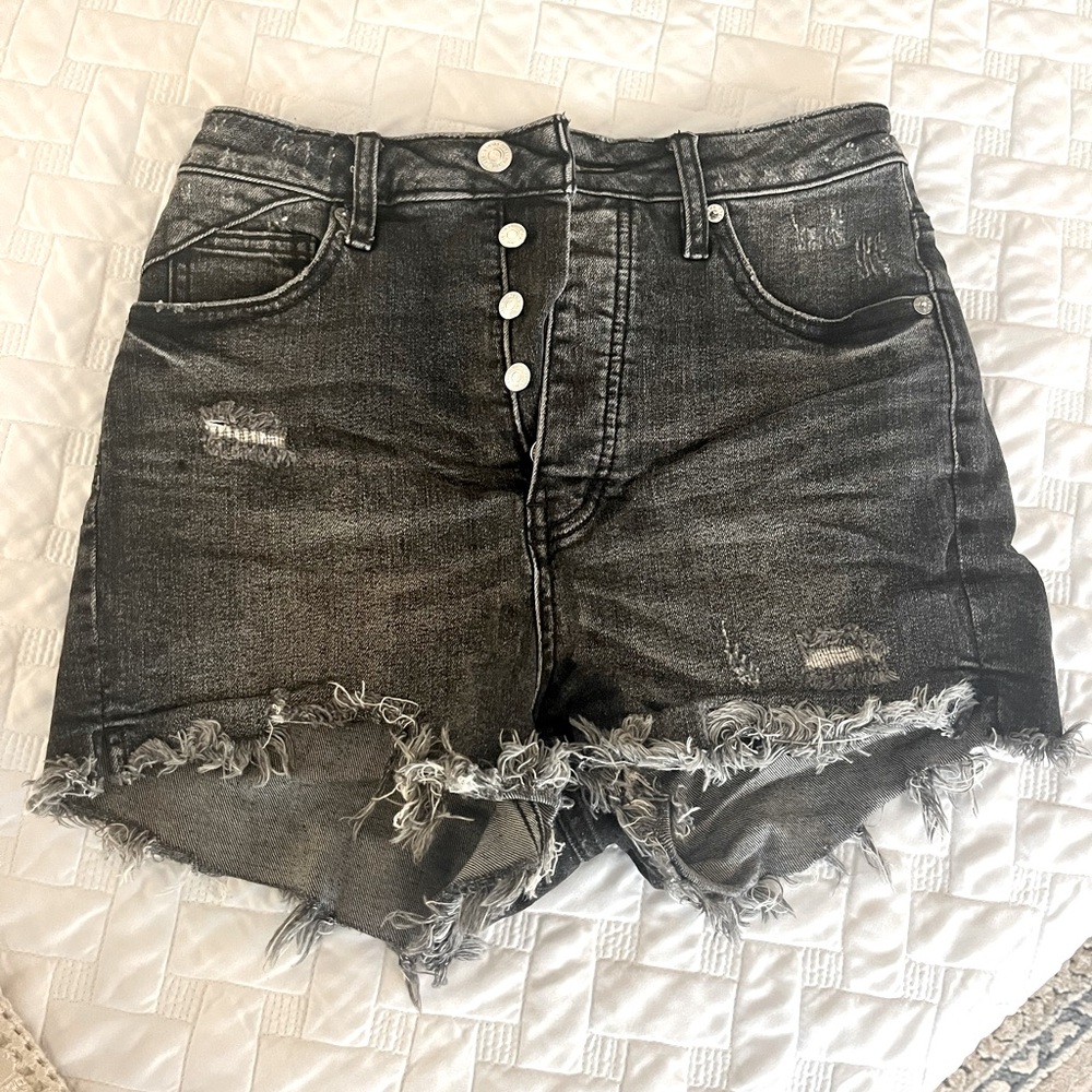 Free People Black Button Up Shorts (size 27 CRVY)